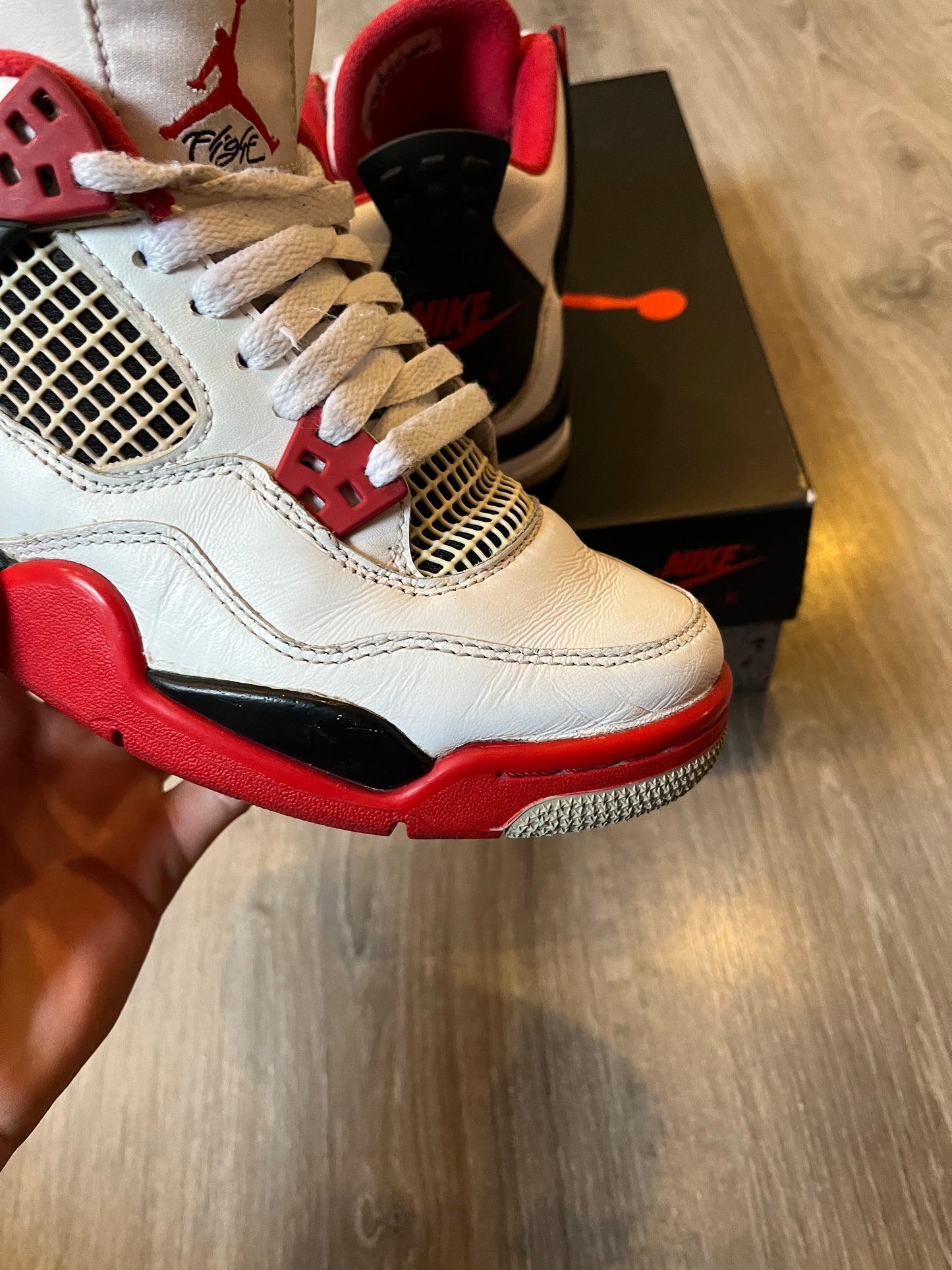 Jordan 4 Fire Red