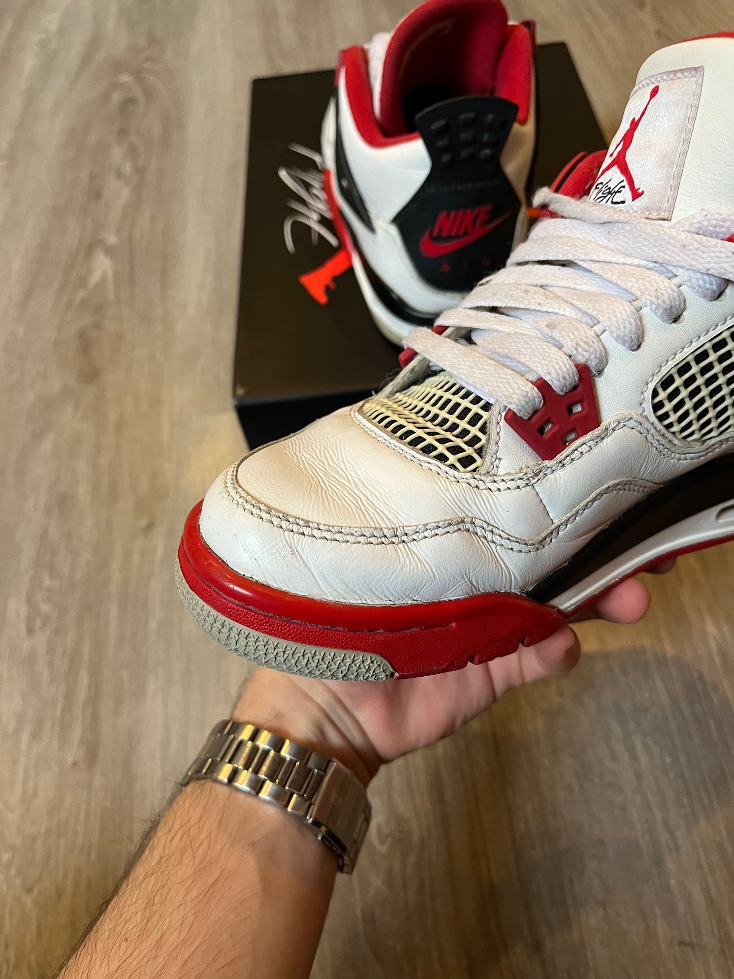 Jordan 4 Fire Red