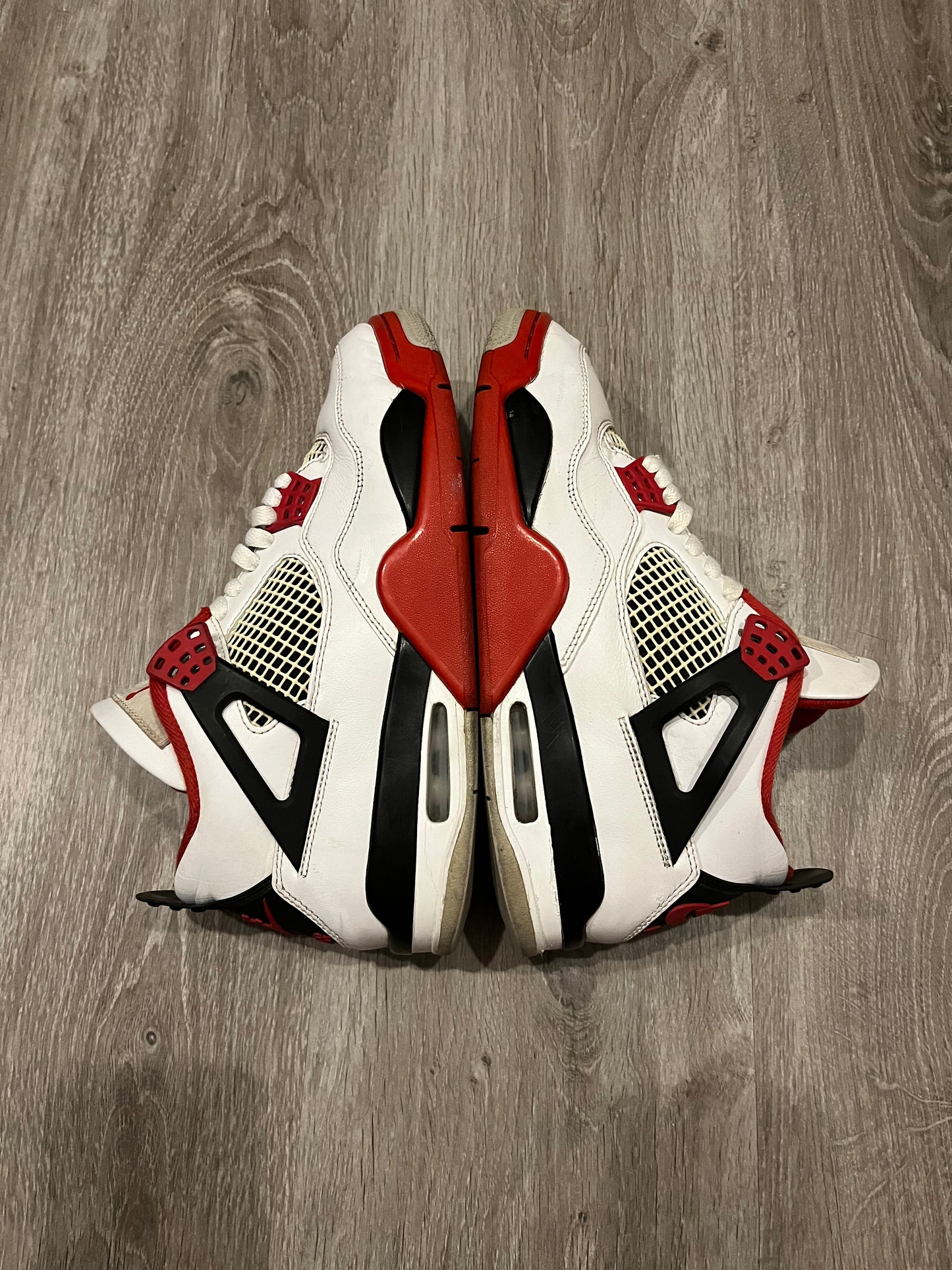 Jordan 4 Fire Red