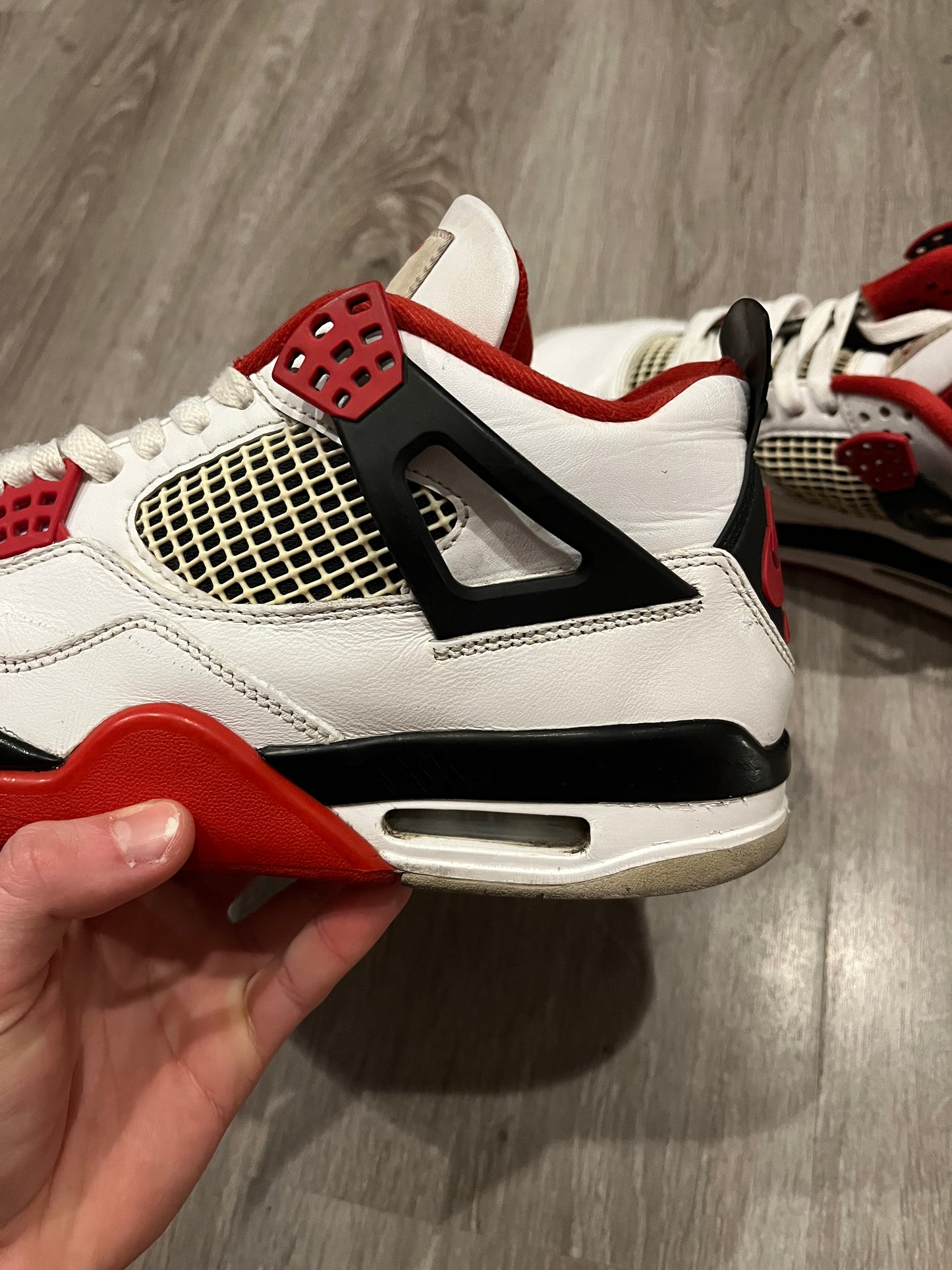 Jordan 4 Fire Red