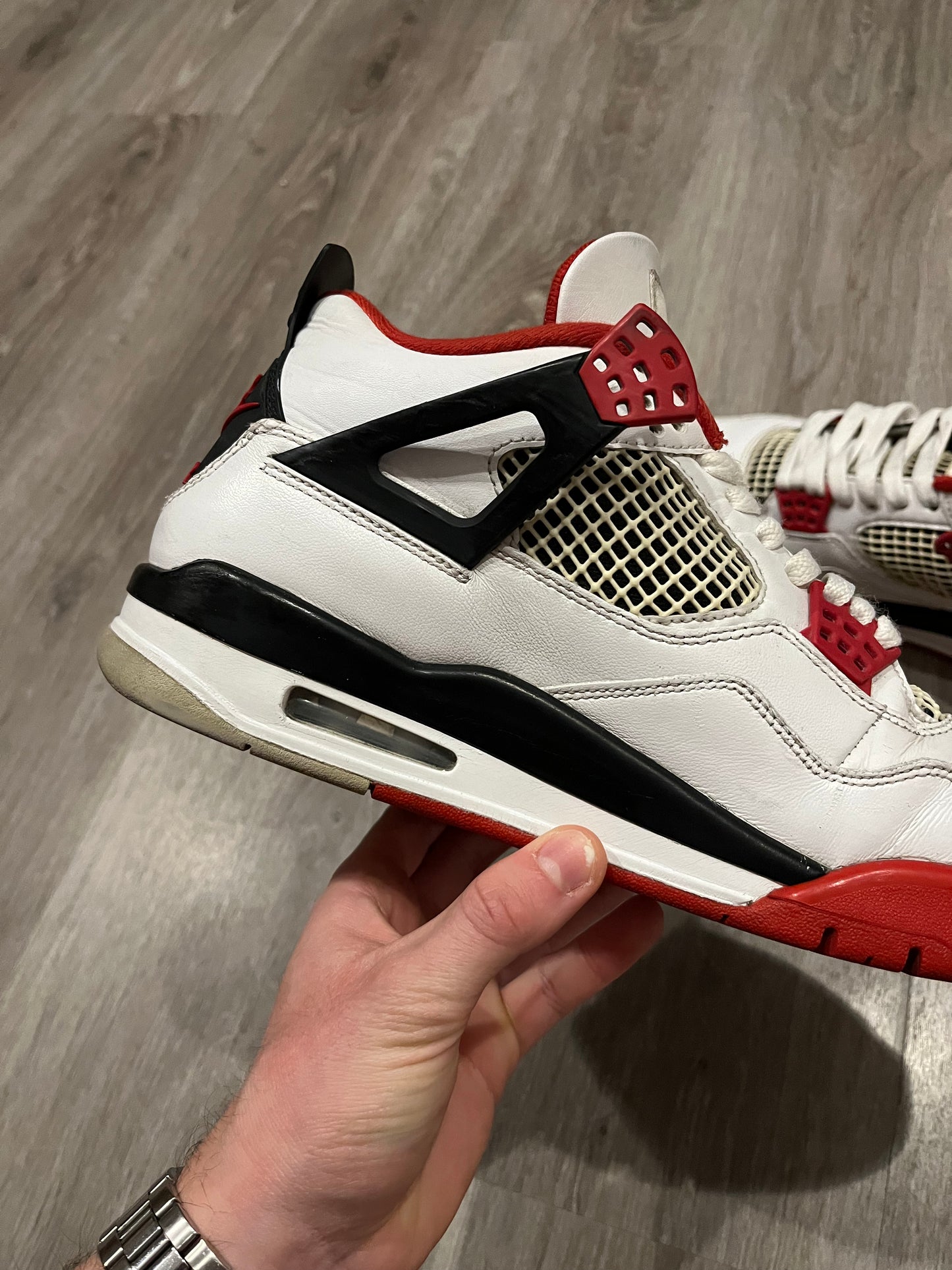 Jordan 4 Fire Red