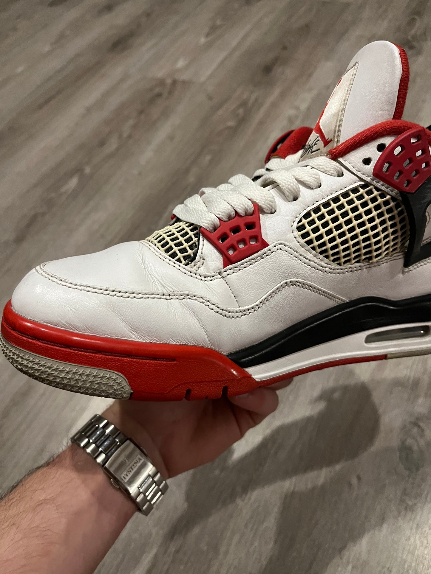 Jordan 4 Fire Red