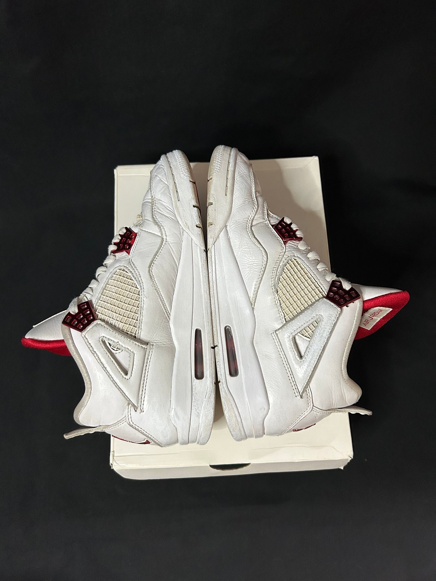 Jordan 4 Metallic Red