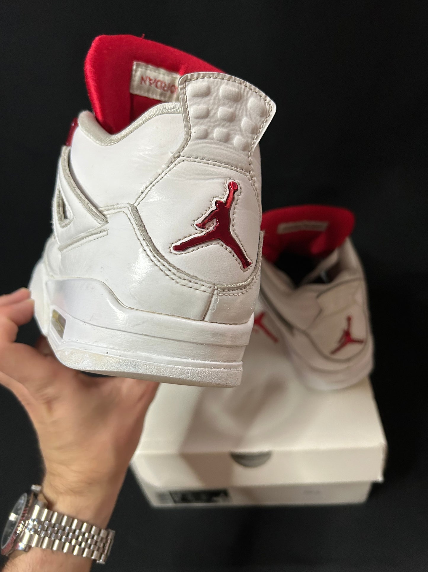 Jordan 4 Metallic Red