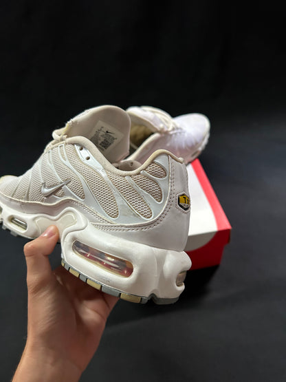 Nike air Max plus White