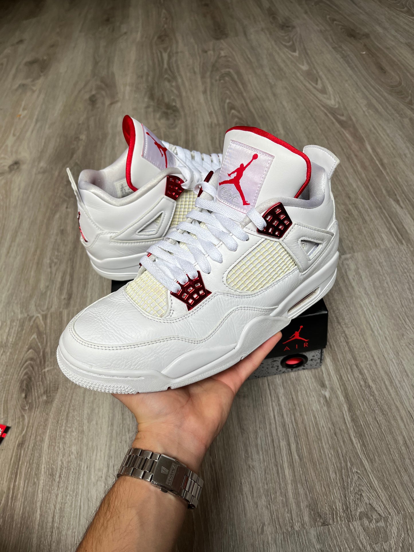 Jordan 4 Metallic Red